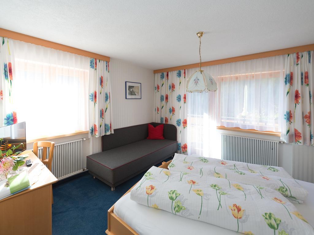 Haus Margrith Alpenblick Appartements Damuels Szoba fotó
